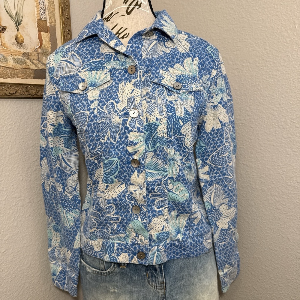 100% Linen Tropical Floral Blue And White All Over Print Button up Shacket